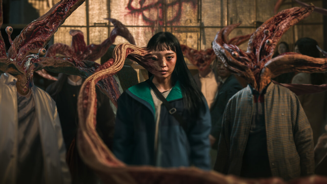 Parasyte: The Grey Review: Jeon So-nee and Koo Kyo-hwan Conspire to Fight For Humanity