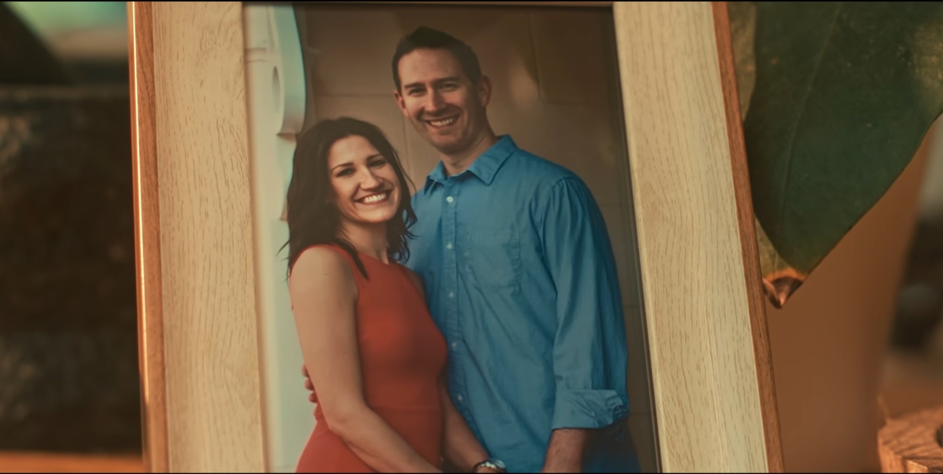 A Toxic Love Story Review: Story of a Deranged Couple With Unclear Motives